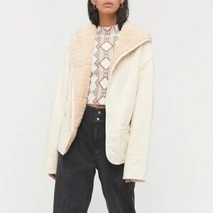URBAN OUTFITTERS Heidi Teddy Cozy Sherpa Reversible Hooded Open Oversized Jacket